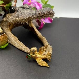 Mylu bird and Holly brooch vintage